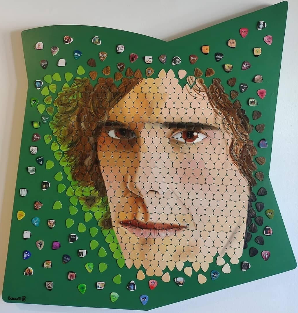 &quot;Alma de diamante&quot;. Homenaje a Luis A. Spinetta. Óleo sobre puas de guitarra. 85 x 85 cm